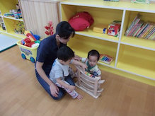 遊具(木製ころころ木きんごっこ)の写真 遊具(木製ころころ木きんごっこ)の写真